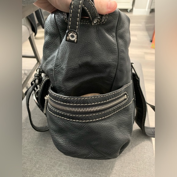 Authentic Michael Kors Black Leather Shoulder Bag - Picture 2 of 6